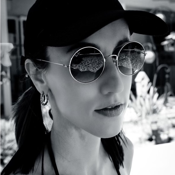 Meet your Posher, Kayla - Picture 1 of 1